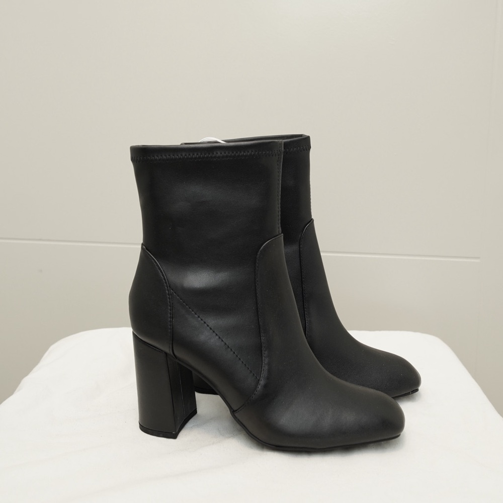 NWT A New Day Square Toe Black Ankle Boots Minimalist Y2K Preppy Rachel Green 8W